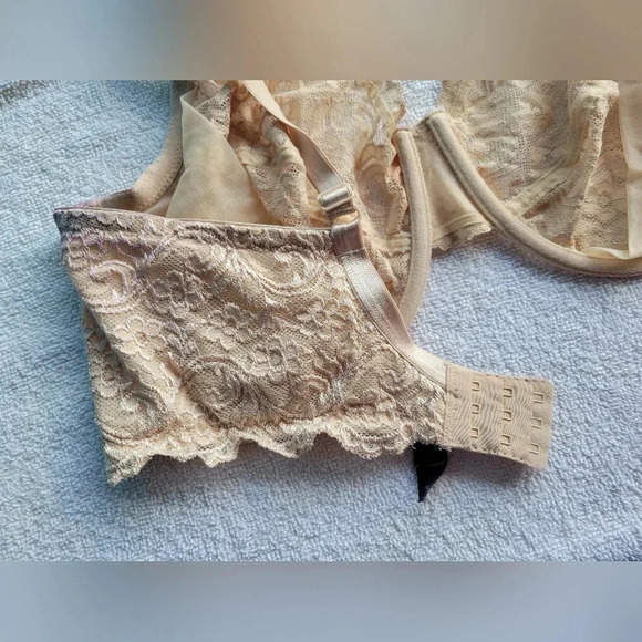 Beige Lace Bra 40DDD underwire Three hooks Smart and Sexy - Picture 10 of 16